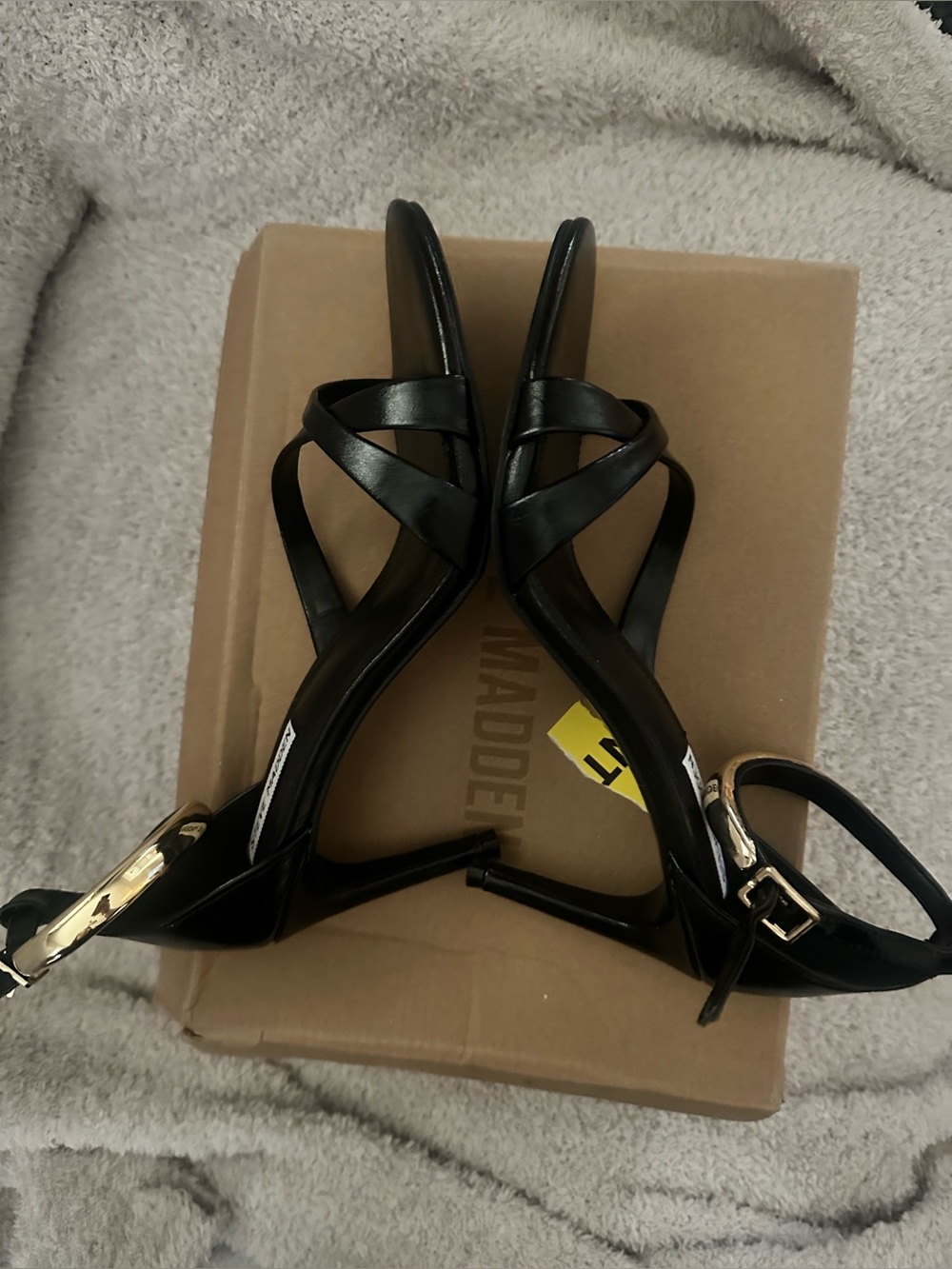 NIB Steve Madden Elsiee Black & Gold Sandals Size 9.5 - Picture 7 of 13